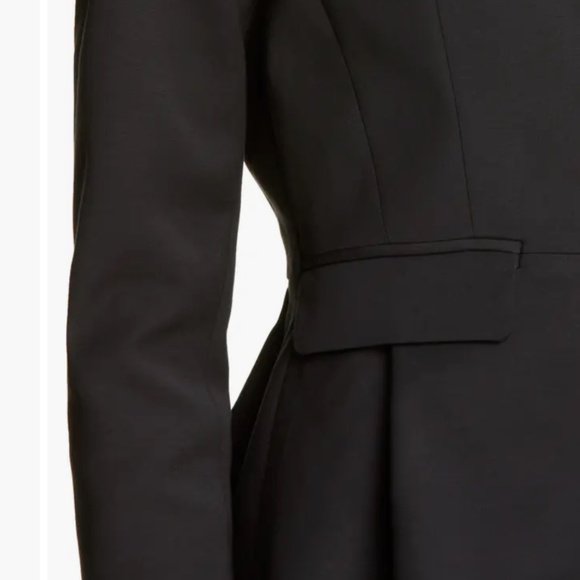 Ted Baker ‘Zameli’ peplum blazer in black. Individualist line. Size 8 (Ted 3) - Picture 2 of 6